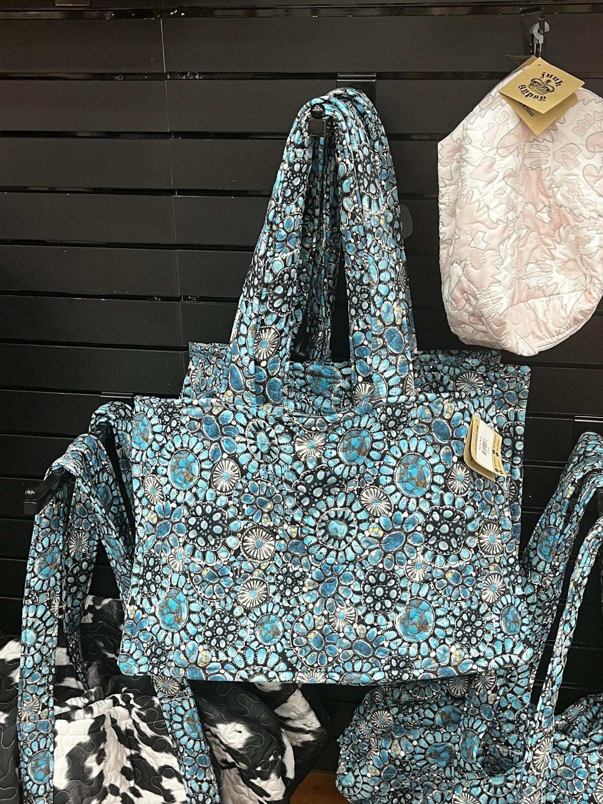 Buc-ee’s Turquoise Gems Quilted Western Boot Bag