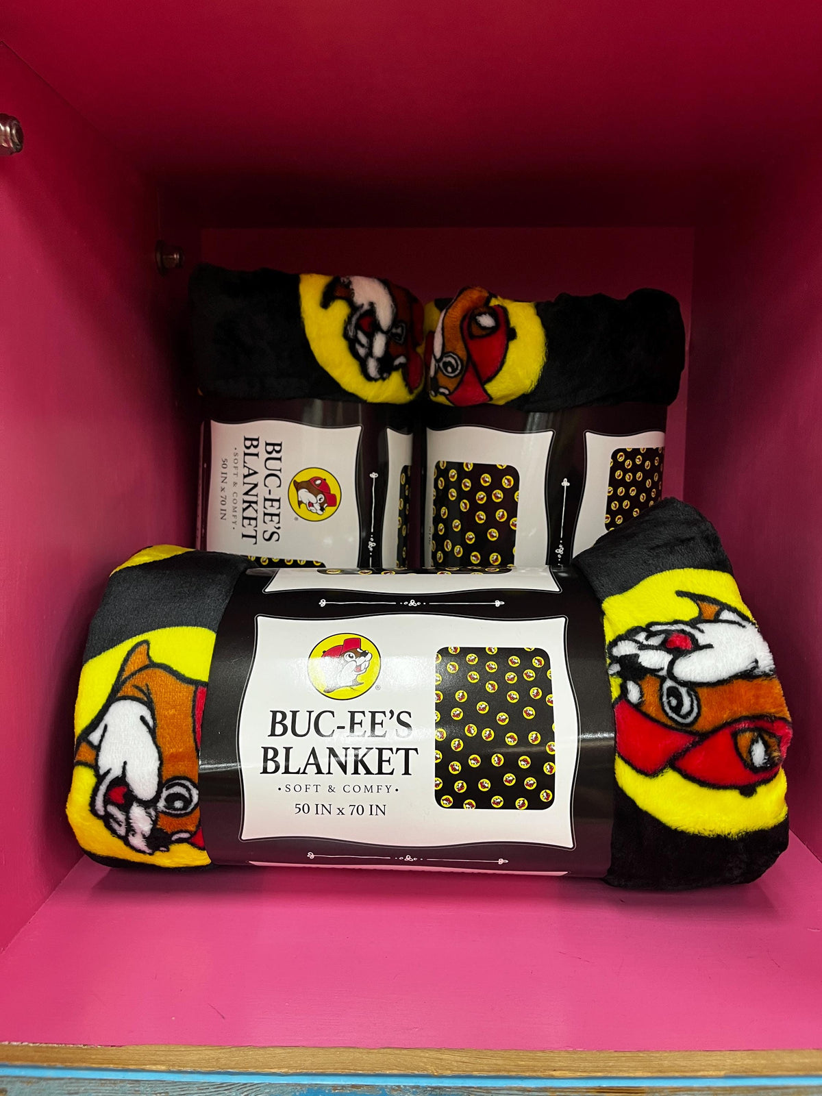 Buc-ee’s BLACK Throw with Bucees Iconic Logos, Soft & Comfy Fleece Blanket, Valentines Gift, Gift for her, Gift for Teen, Unisex, 50"x70"